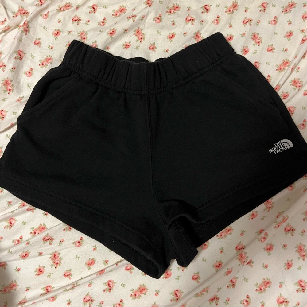 Black north face sweat-shorts, size xs